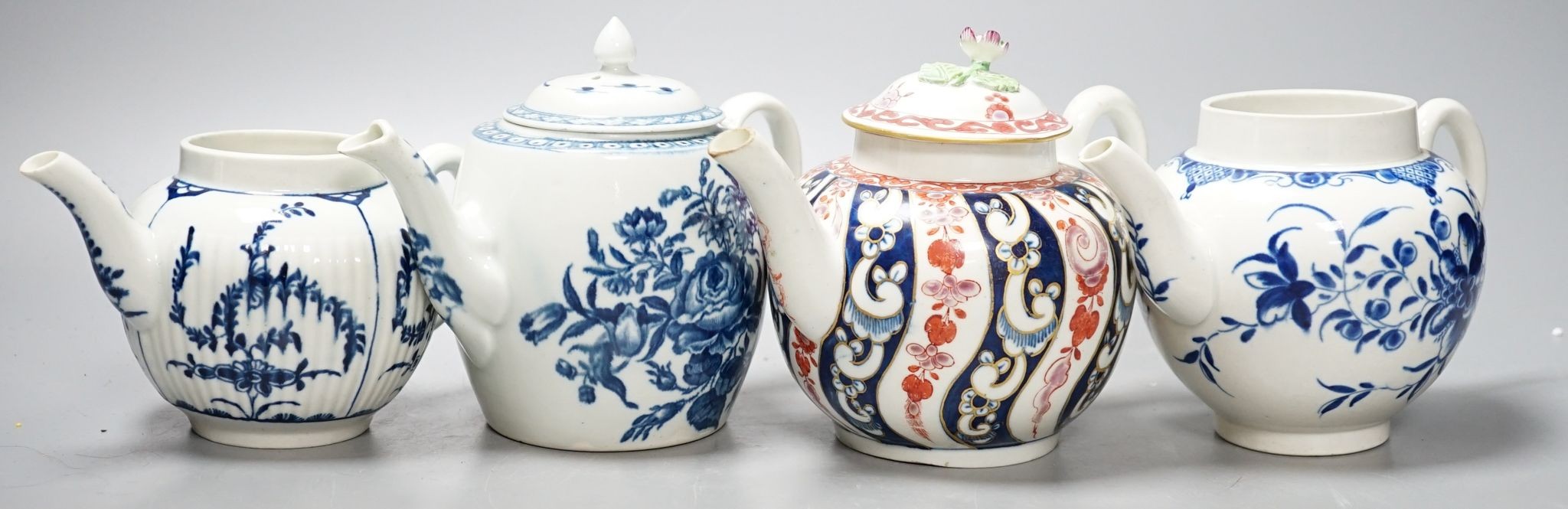 Four Worcester teapots, two with covers, 14cm